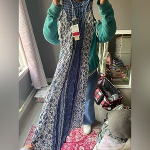 Floral blue and white midi dress